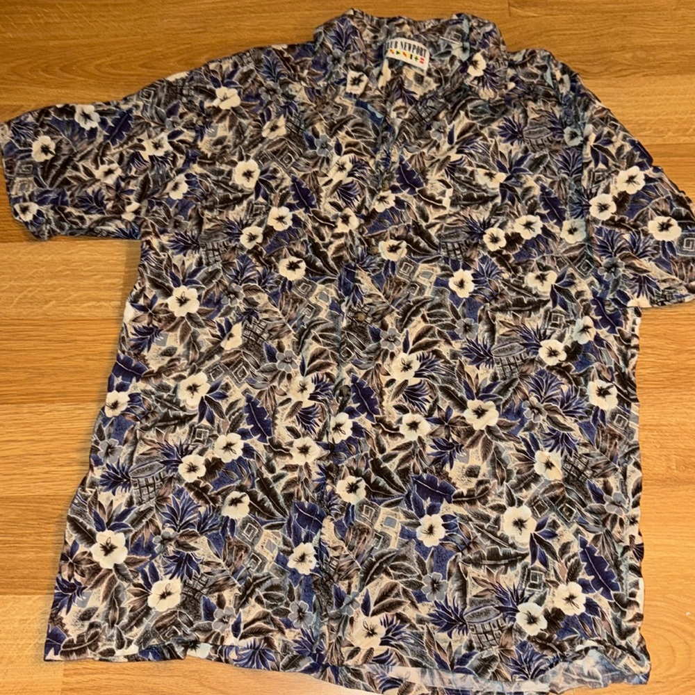 VTG Large Club Newport Hawaiin Print Button-Up Short Sleeve dad grandpa core